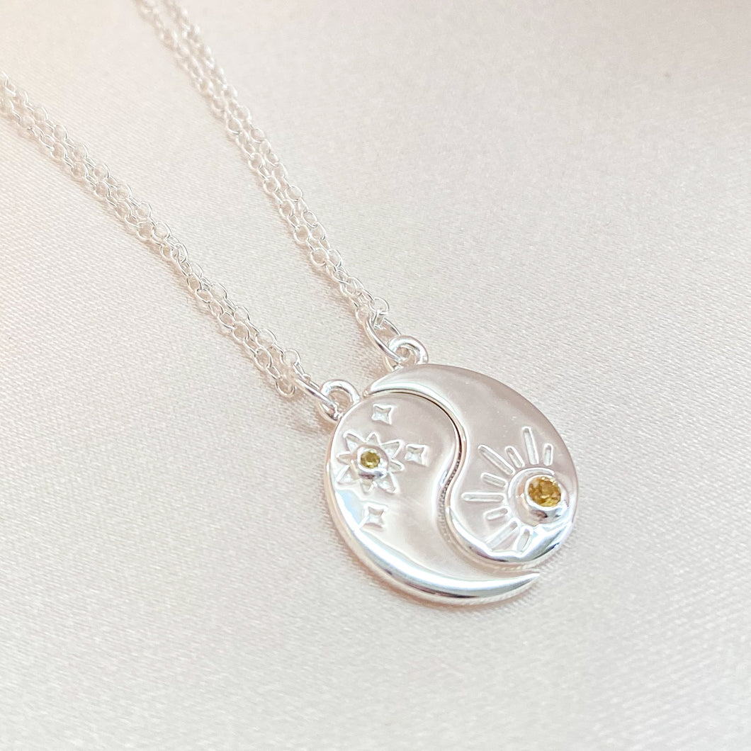 Carter | Bond Necklace with Yellow Sapphire | Yin & Yang in Sterling Silver